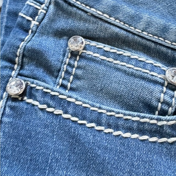 ATP. 9 Women's 10 Blue Denim Capri Cross Rhinestone Embellished Jeans - Picture 5 of 7